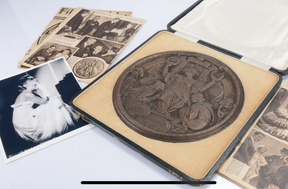 AD Astra Film Weekly Award  coin collectible - Main Image 3