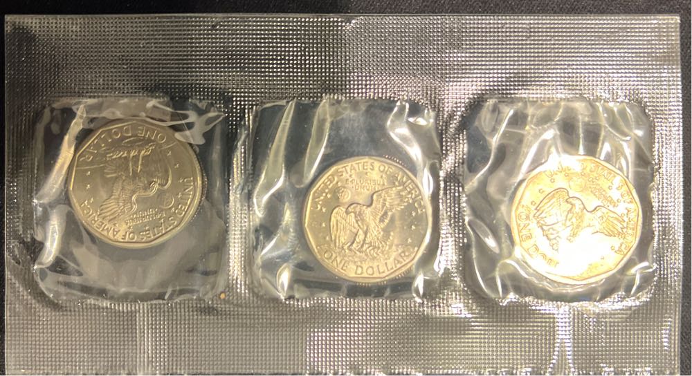 1979 Susan B. Anthony Souvenir Dollar Uncirculated 3 Coin Set  coin collectible - Main Image 3