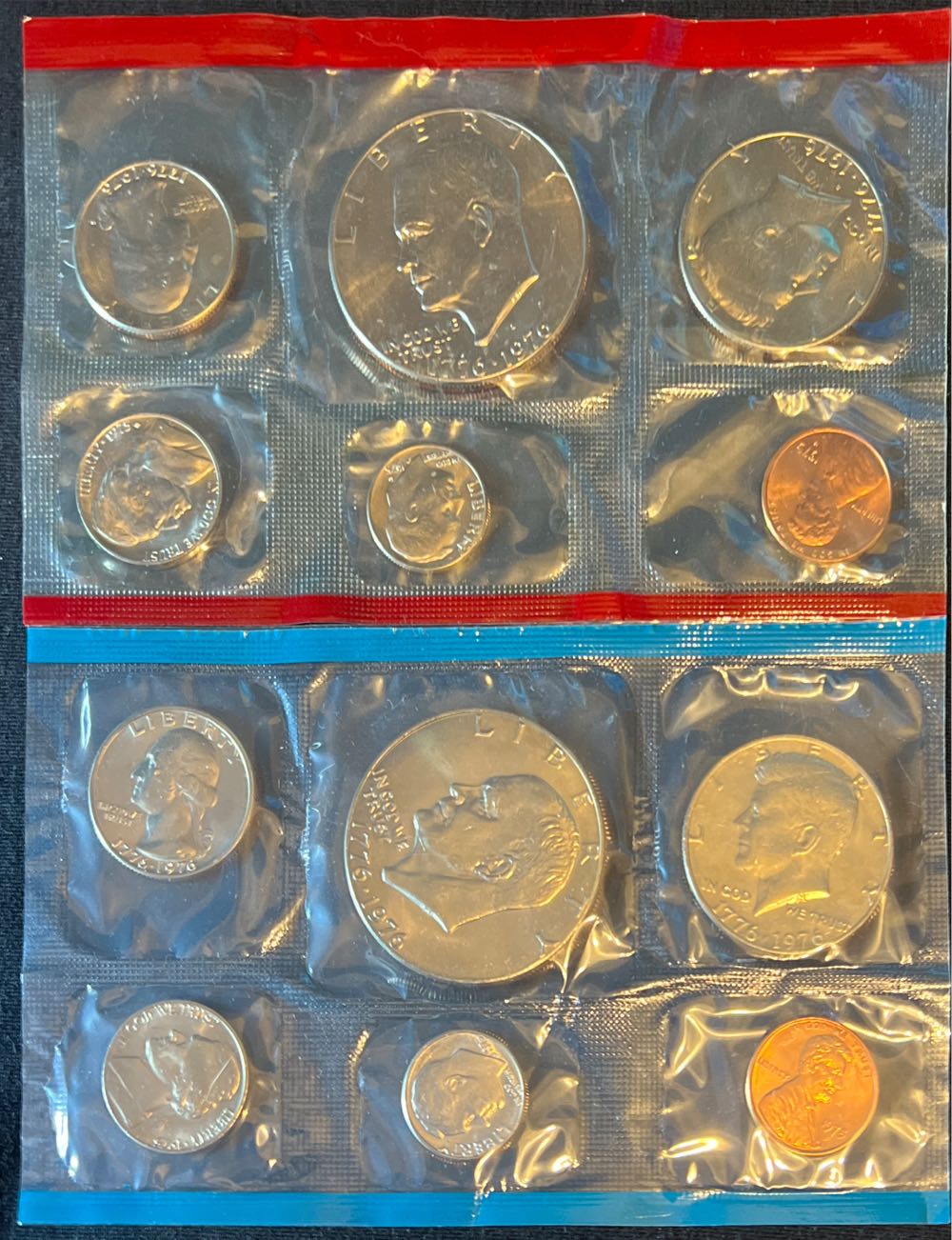 1975 US Mint Uncirculated Coin Set  coin collectible - Main Image 2