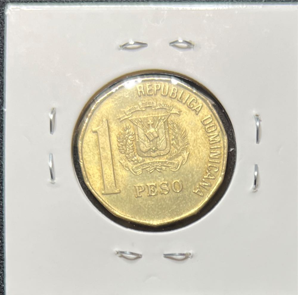 2002 DOMINICAN REPUBLIC, 1 PESO   coin collectible - Main Image 2