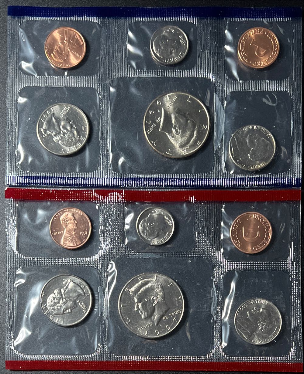 1997 United States Mint Uncirculated Coin Set  coin collectible - Main Image 2