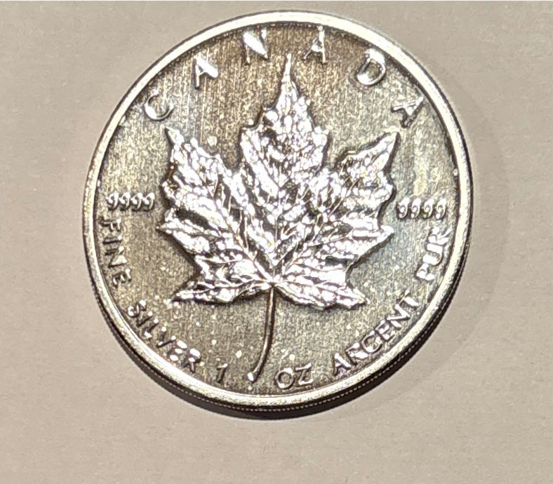 Canadian Maple Leaf  coin collectible - Main Image 2