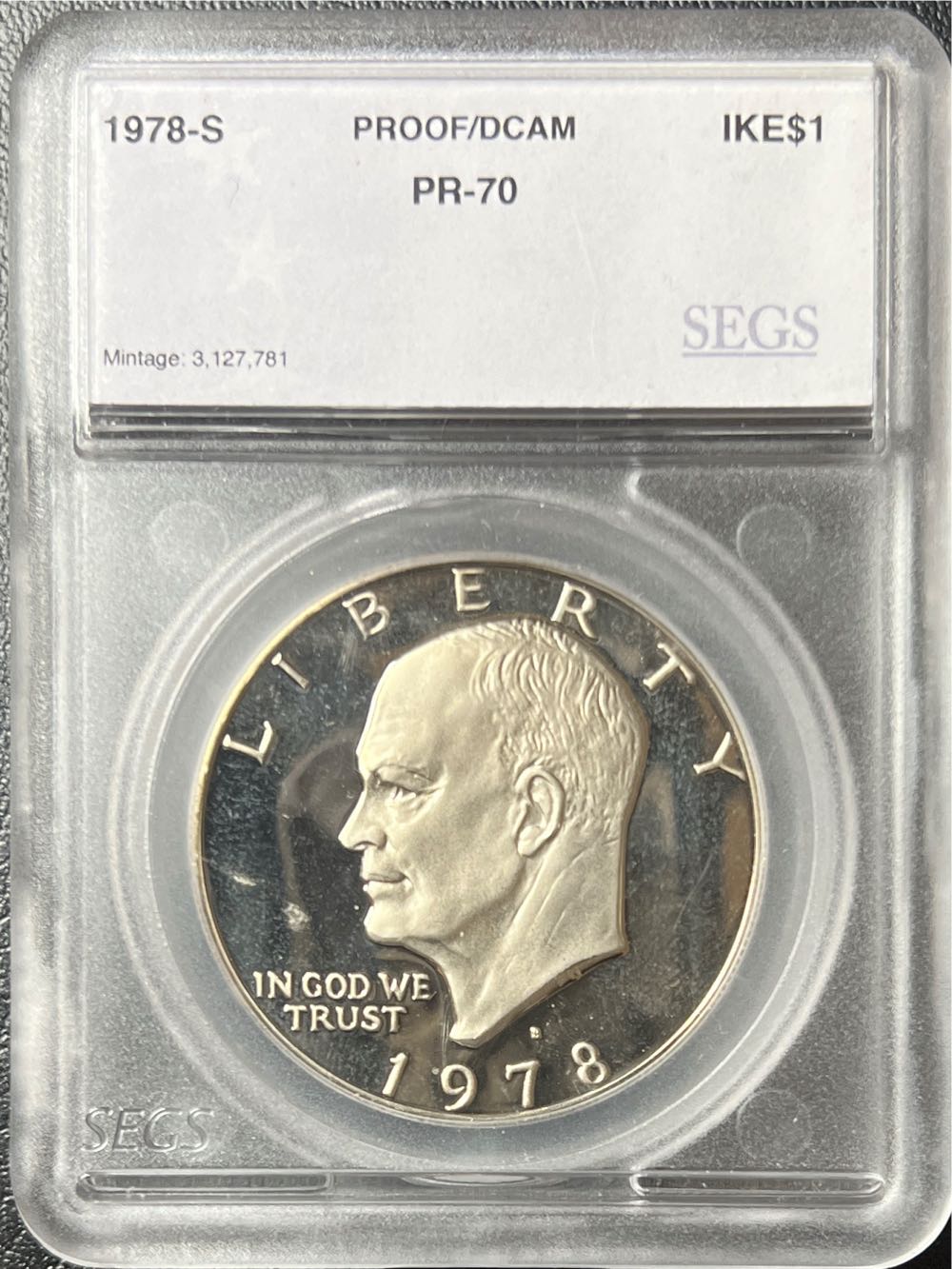 Disney 100 Years Of Wonder Haunted Mansion Poochie Holding The Keys To The Dungeon Cell 