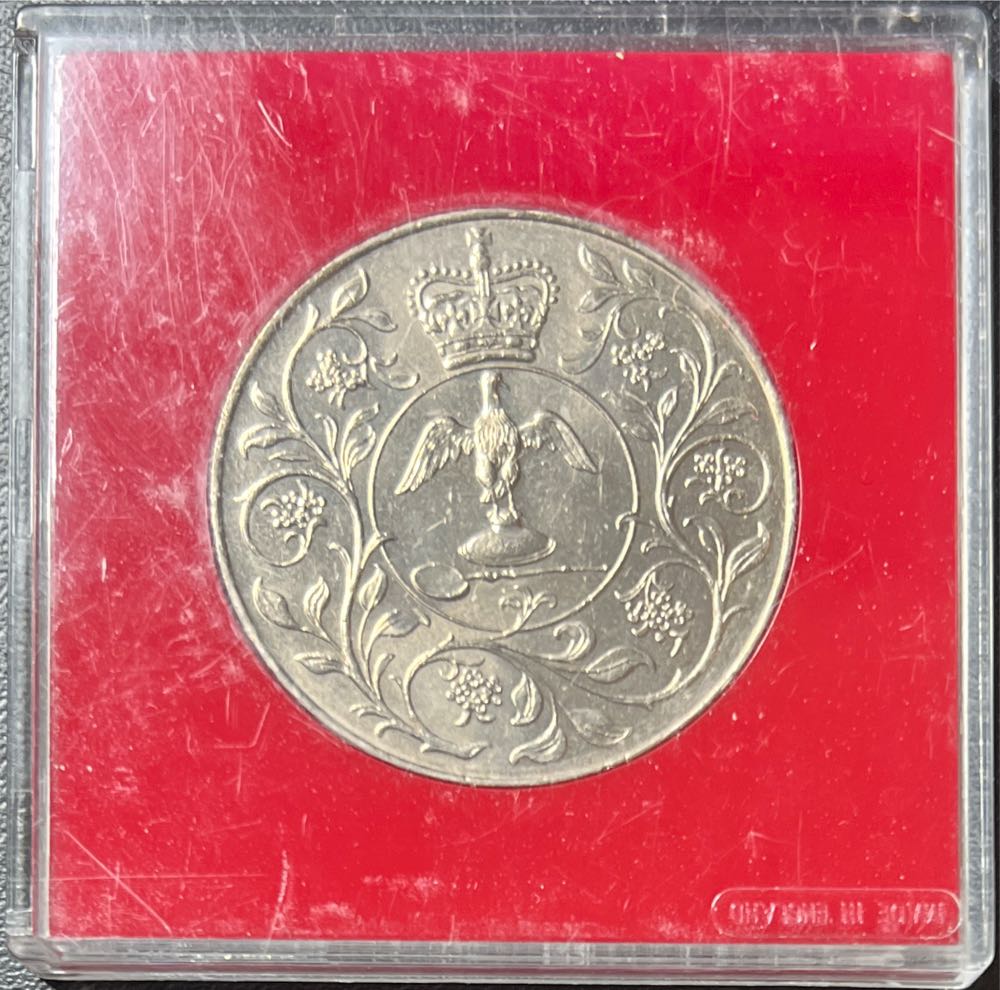 1977 Queen Elizabeth Silver Jubilee Crown Coin encapsulated Mint  coin collectible - Main Image 2