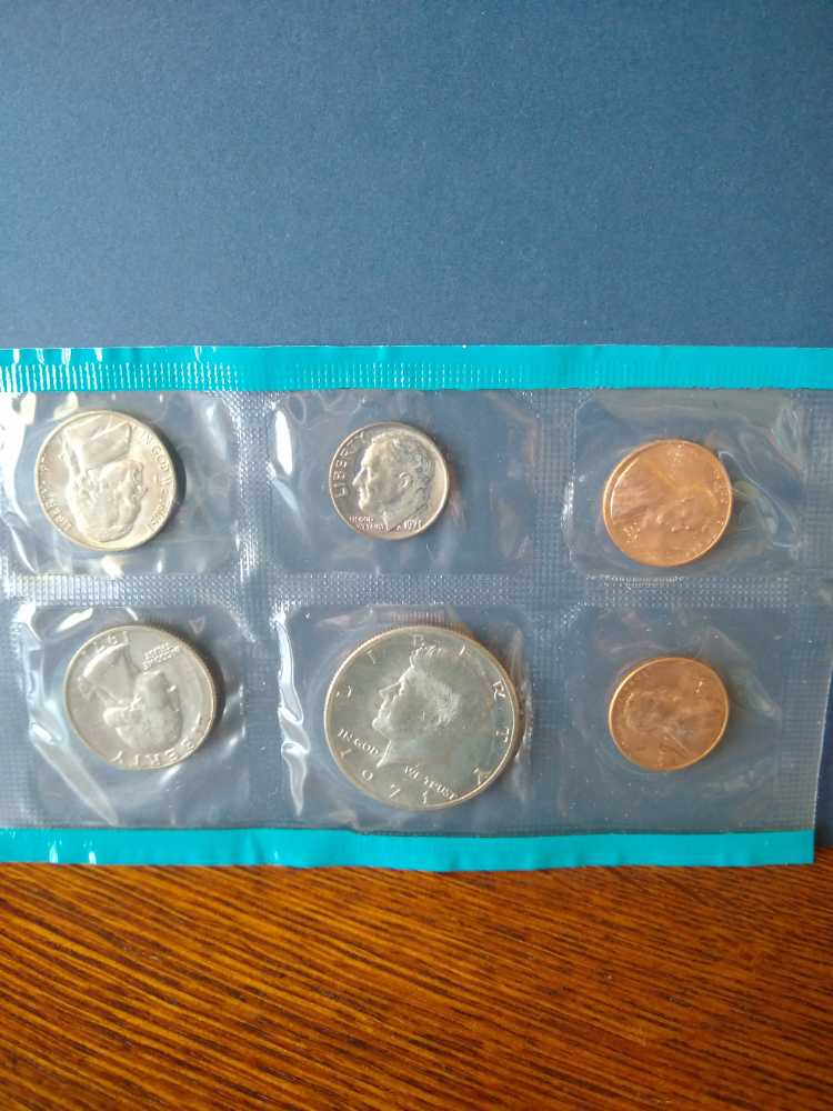 Uncirculated 1971  coin collectible - Main Image 3