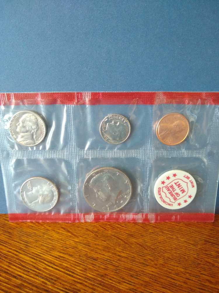 Uncirculated 1972  coin collectible - Main Image 2