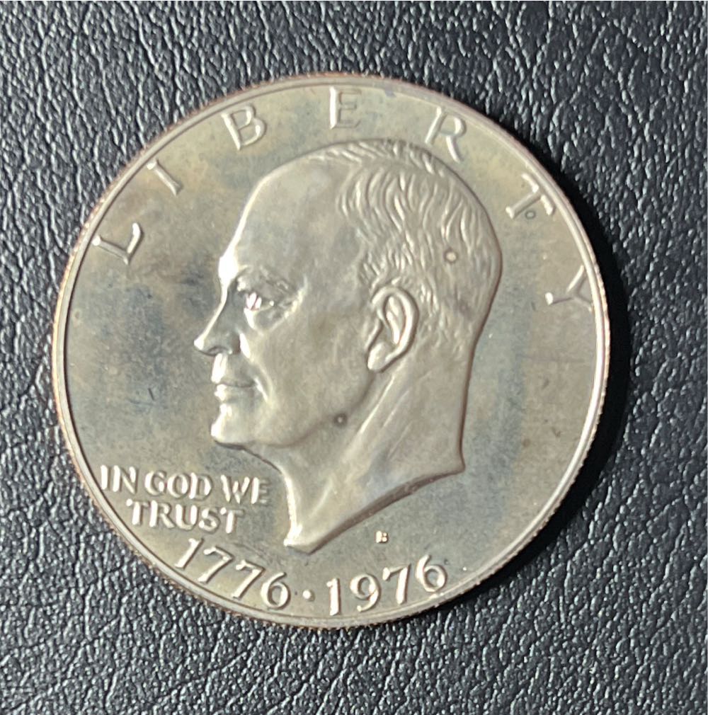 A. 1976 United States Mint Bicentennial Clad Proof Coin Set 