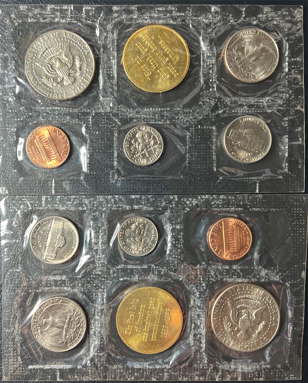 1985 US Mint Commemorative Coin Set  coin collectible - Main Image 3