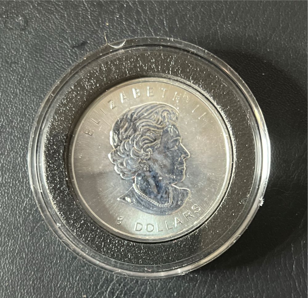 2015 Canadian 1 1/2 oz. Silver Coin with Polar Bear and Cub  coin collectible - Main Image 2