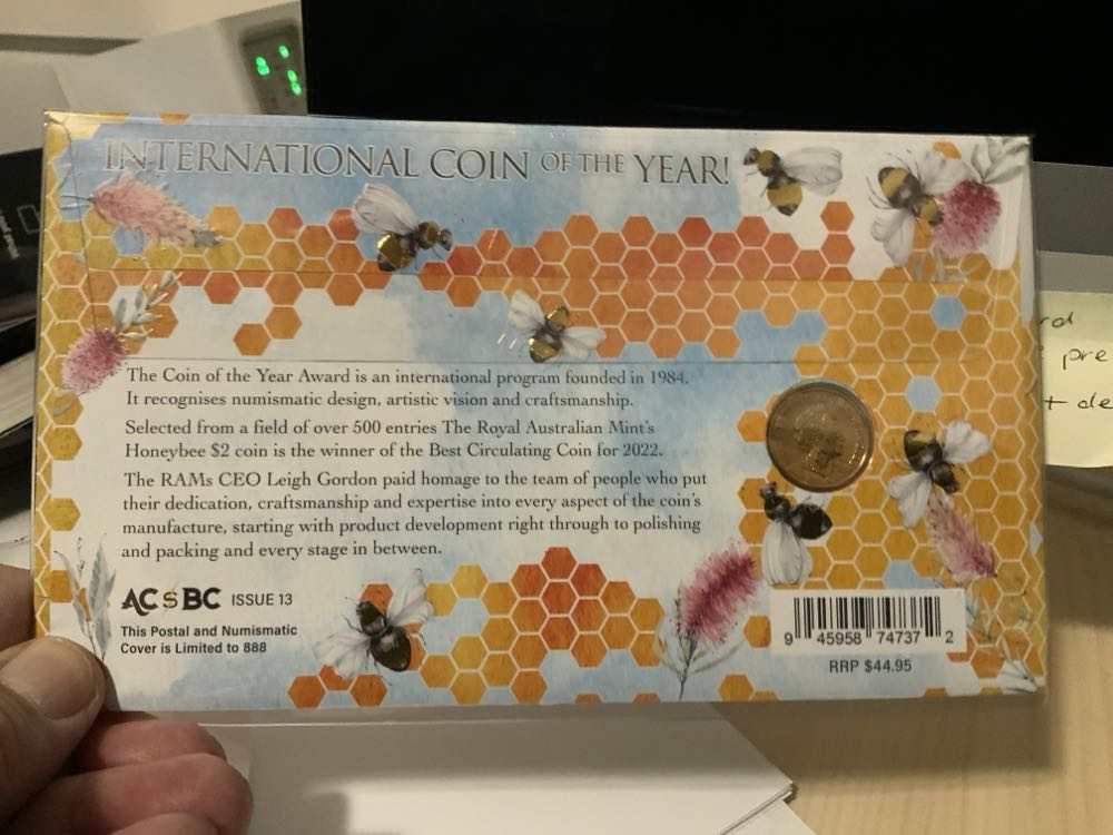 International Coin Of The Year Honey Bee $2 Coin 2022  coin collectible [Barcode 945958747372] - Main Image 2