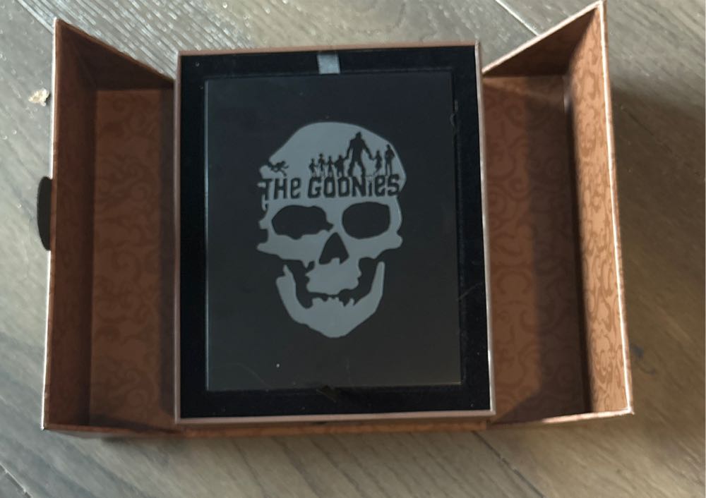 The Goonies Movie Poster Coin  coin collectible [Barcode 726436519236] - Main Image 2