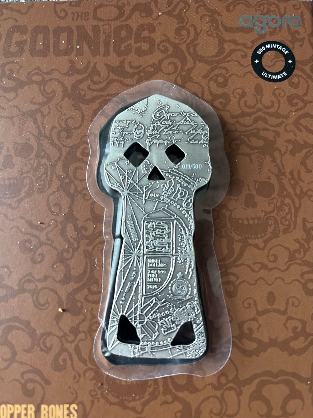 Goonies - Copper Bones Skeleton Key  coin collectible [Barcode 726436519533] - Main Image 4
