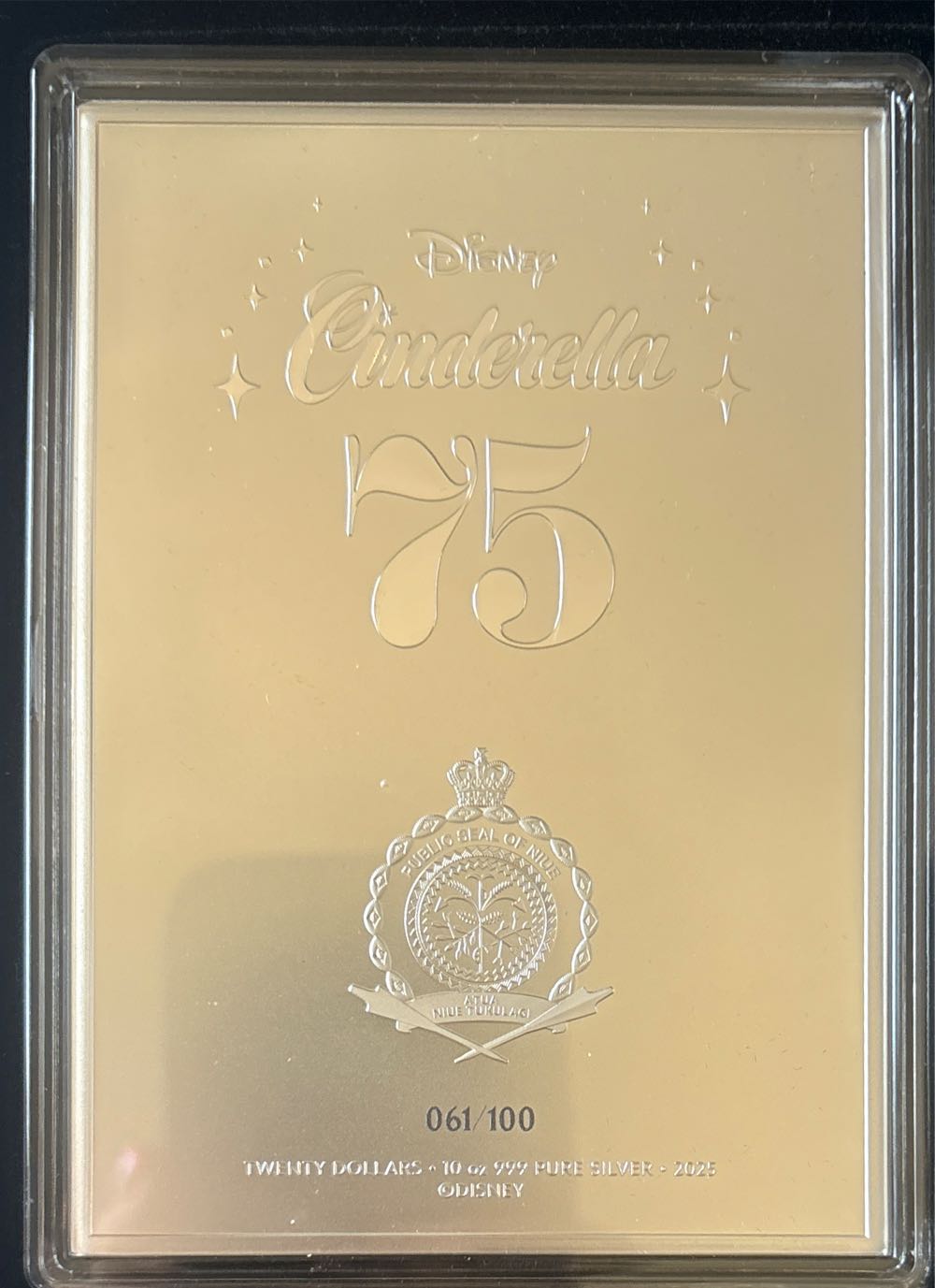 Disney - Cinderella 75 Movie Poster  coin collectible [Barcode 726436519038] - Main Image 4
