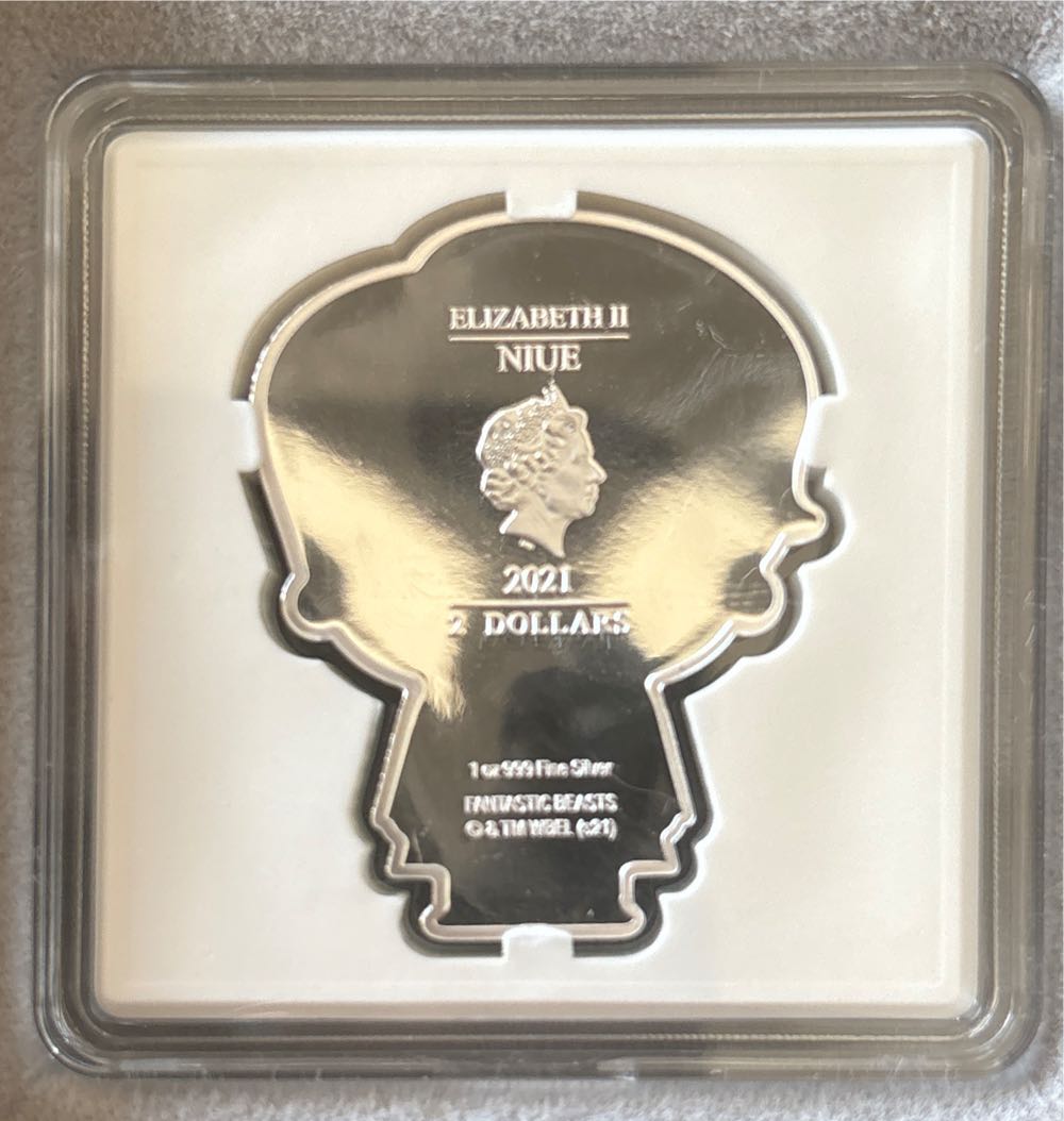 Fantastic Beasts - 02. Albus Dumbledore Chibi  coin collectible - Main Image 4