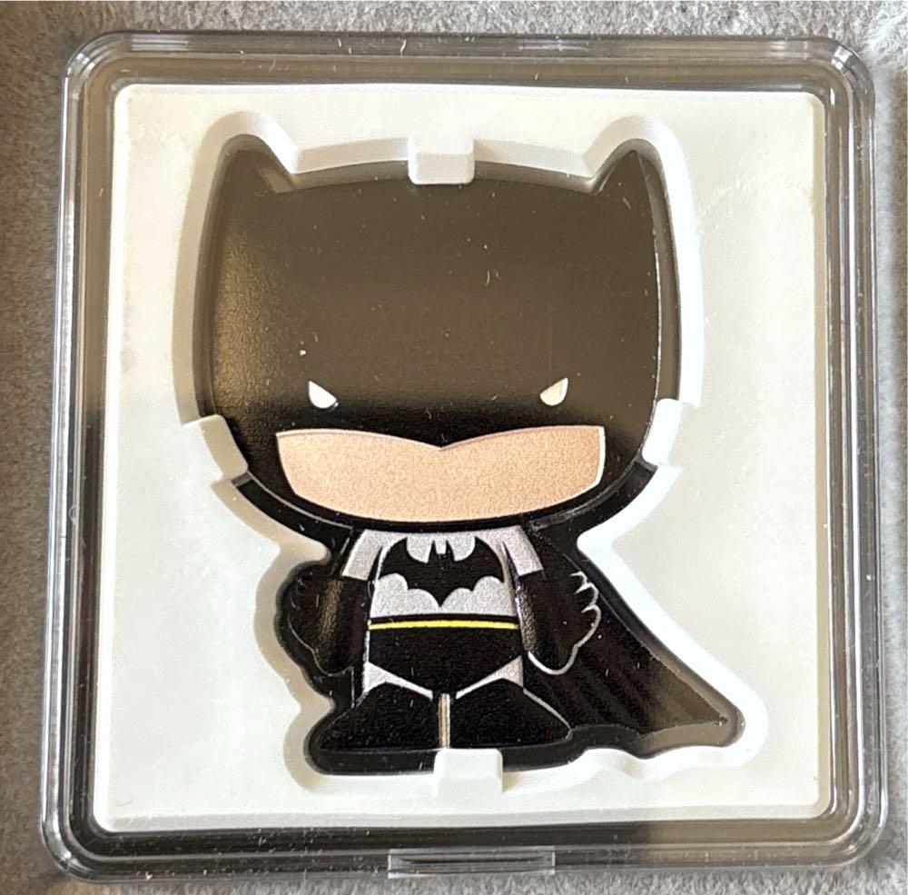 DC - 08. Catwoman Chibi  coin collectible - Main Image 3