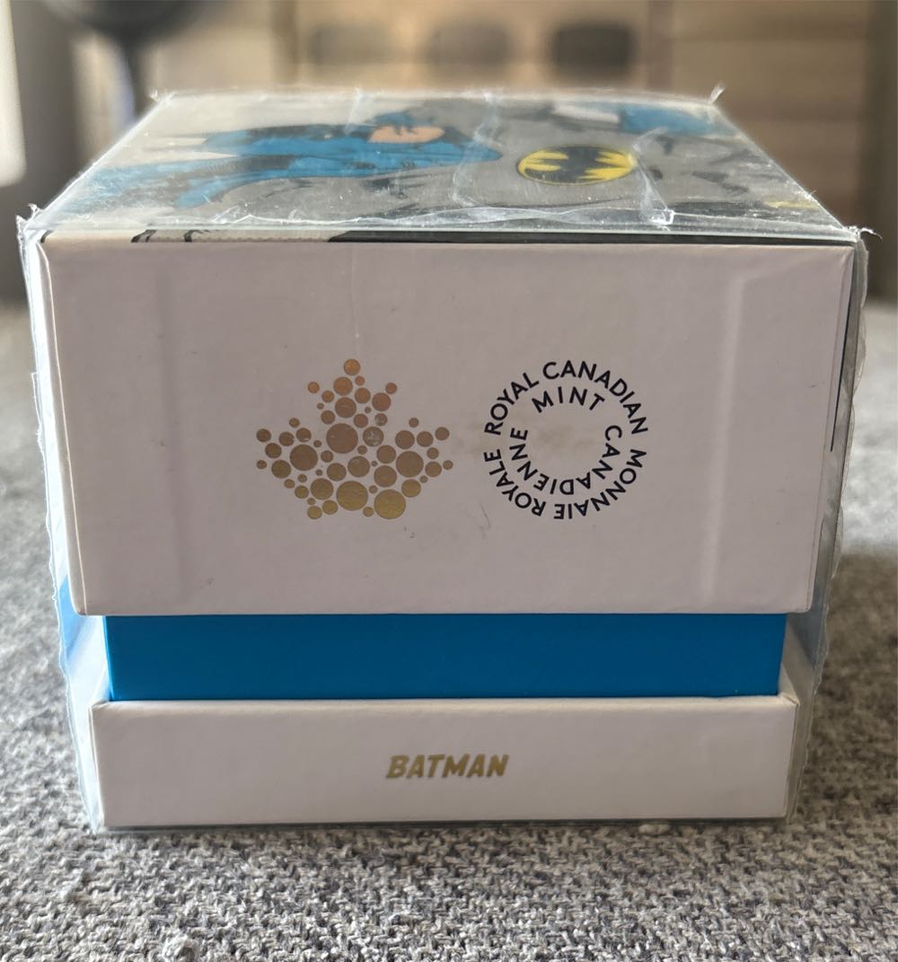 DC Comics Originals - The Dark Knight - Batman  coin collectible [Barcode 623932072510] - Main Image 2