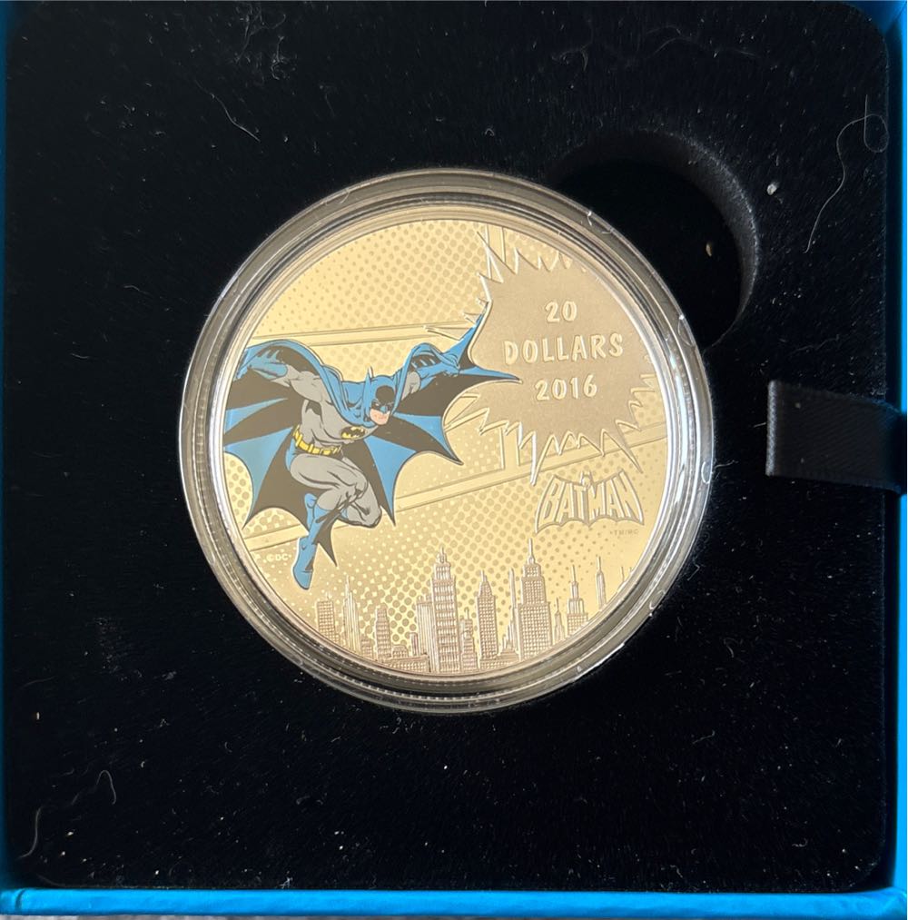 DC Comics Originals - The Dark Knight - Batman  coin collectible [Barcode 623932072510] - Main Image 3