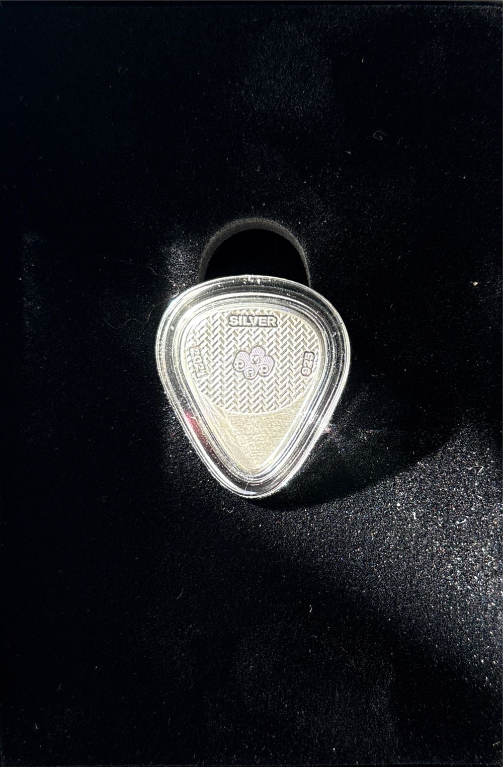 Fender Guitar Pick  coin collectible - Main Image 4