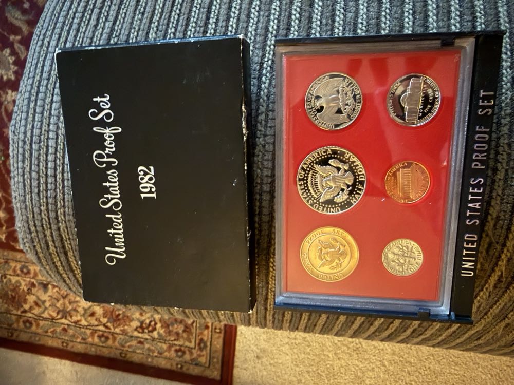 1982 United States Proof Set 1982  coin collectible - Main Image 3