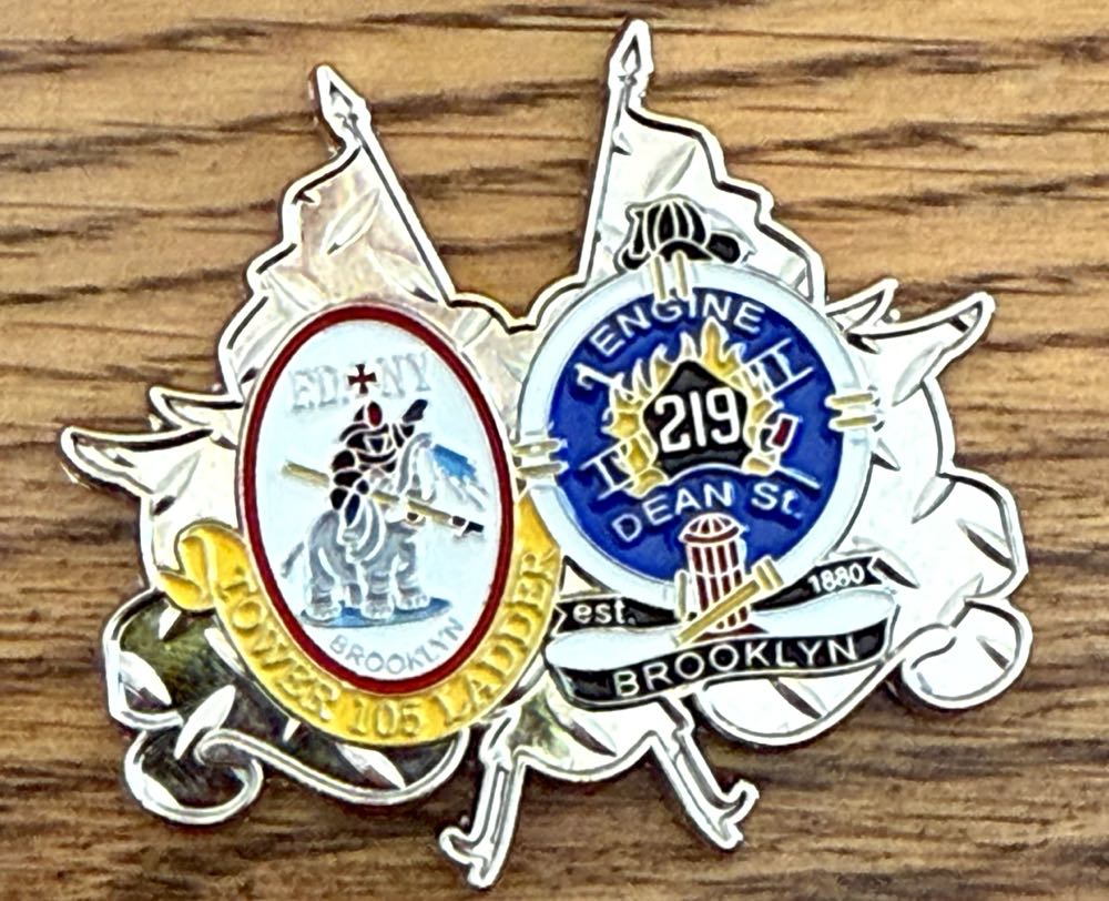 FDNY E219 / L105  coin collectible - Main Image 2