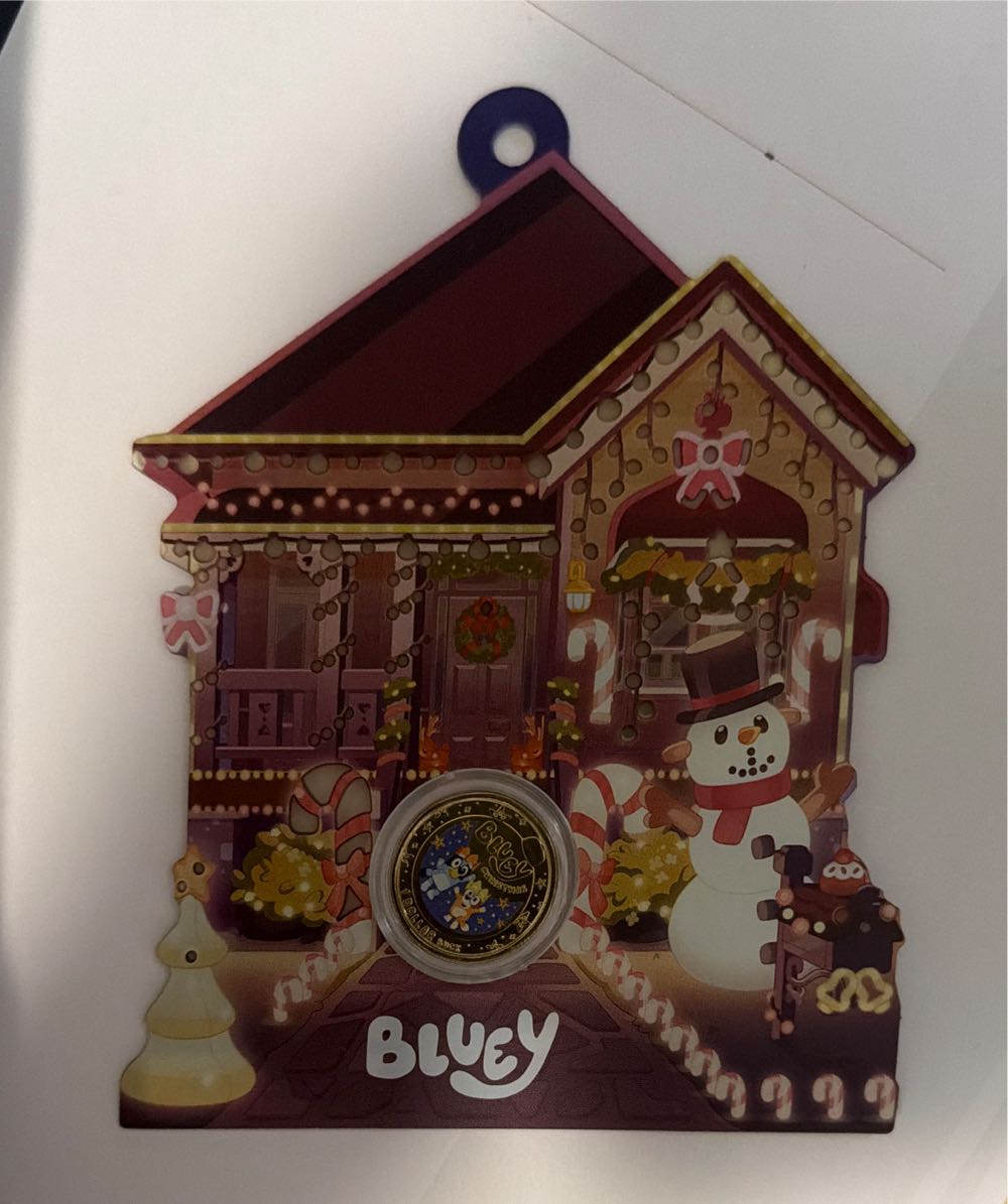 Coloured Uncirculated Coin – Bluey Christmas  coin collectible [Barcode 9314688119826] - Main Image 2