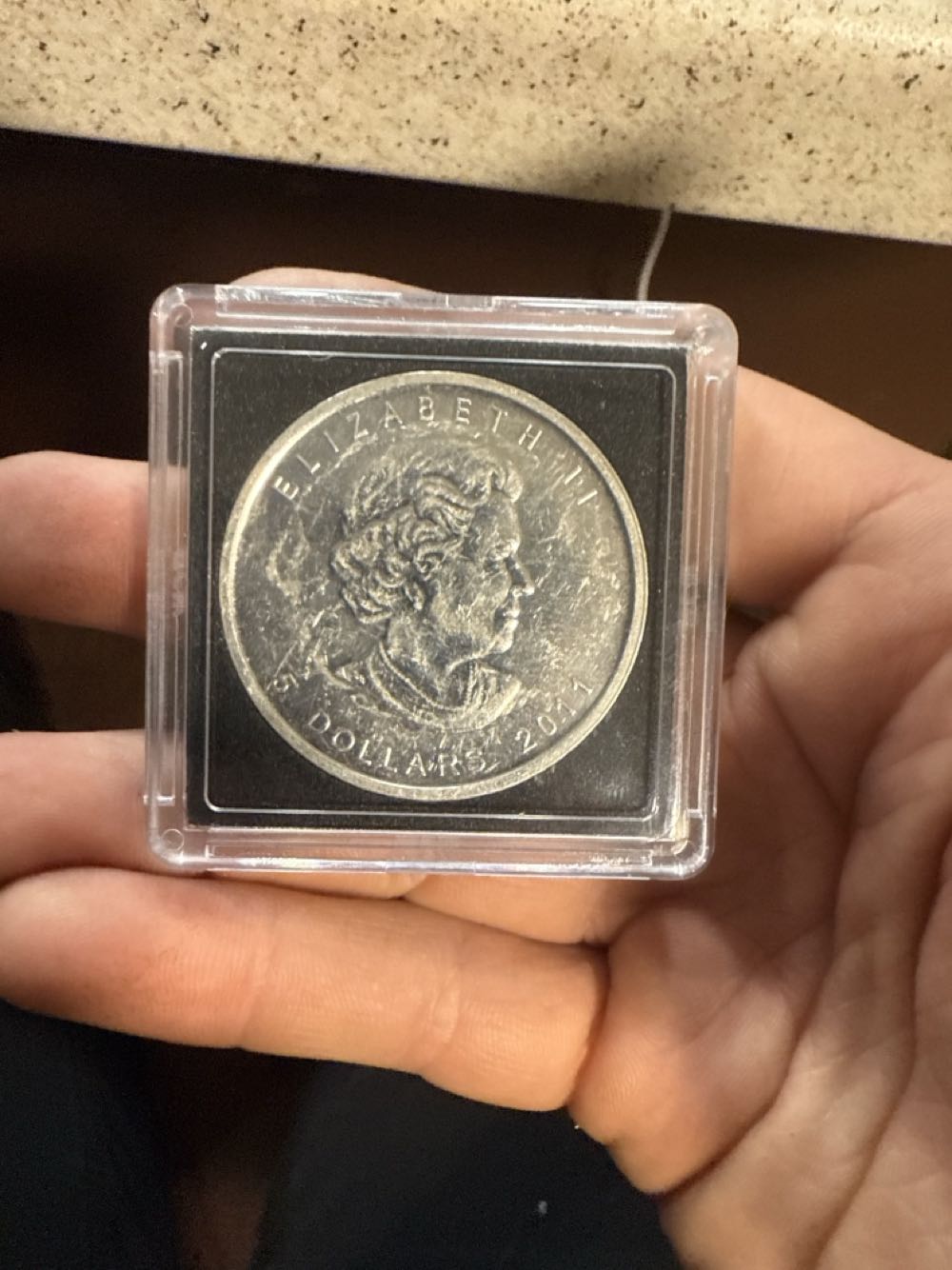 Canadian Wolf  coin collectible - Main Image 2