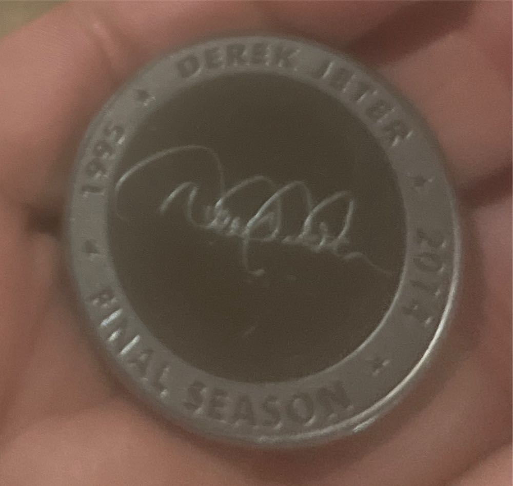 Derek Jeter #2 New York Yankees Final Season 1995-2014 Commemerative Token  coin collectible - Main Image 2