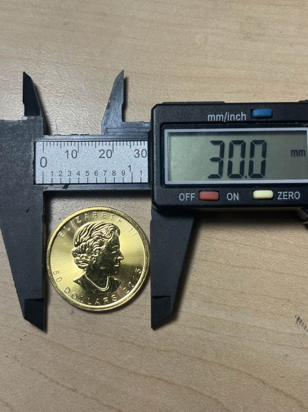 Canadian Maple Gold Coin 24KT 999.9% Gold 1 OZ  coin collectible - Main Image 3