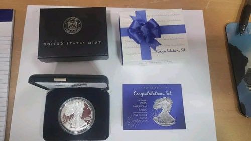 Vintage metal ”Record & Detach H 043” automobile key tag token.