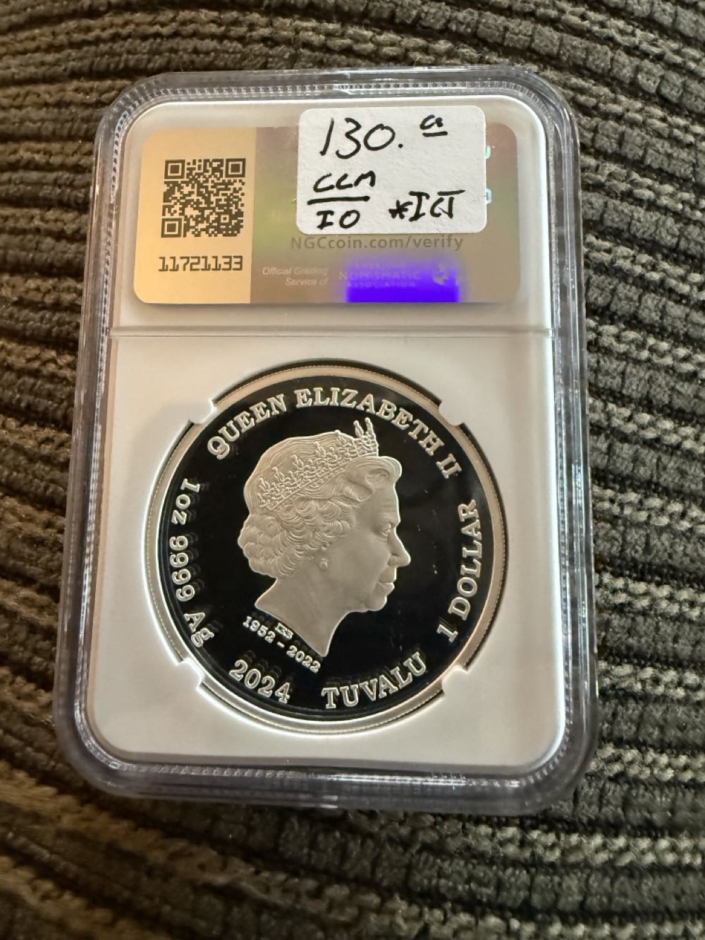 James Bond 2024 The Man with the Golden Gun  coin collectible - Main Image 2