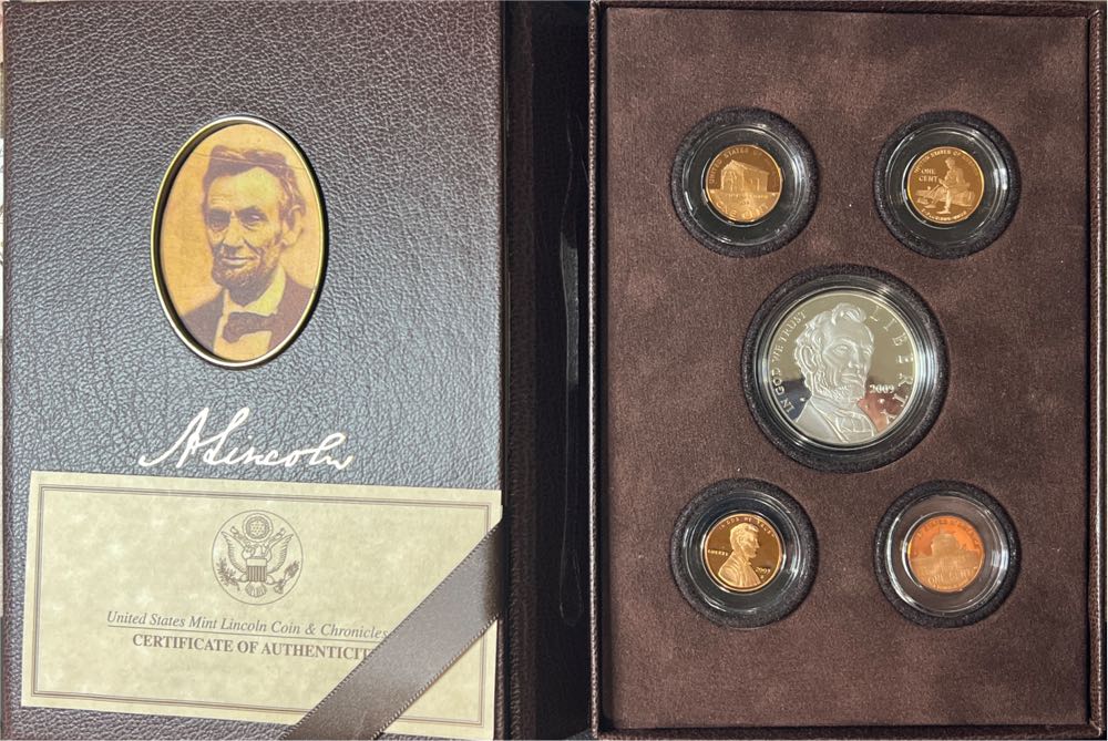 2009 United States Mint Lincoln Coin and Chronicles Set  coin collectible - Main Image 2