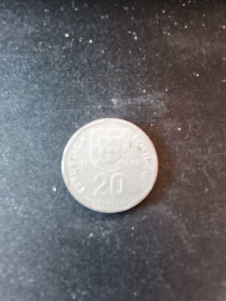 20 Escudos  coin collectible - Main Image 3