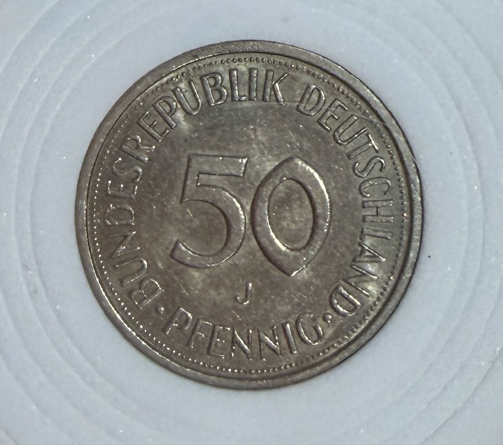 2016 Lest We Forget £5