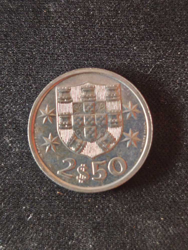 2,5 Escudos  coin collectible - Main Image 2