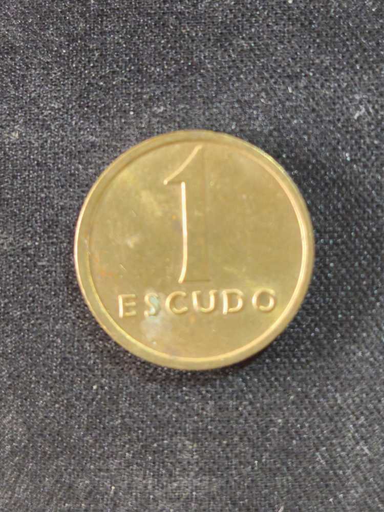 1,00 Escudo  coin collectible - Main Image 2