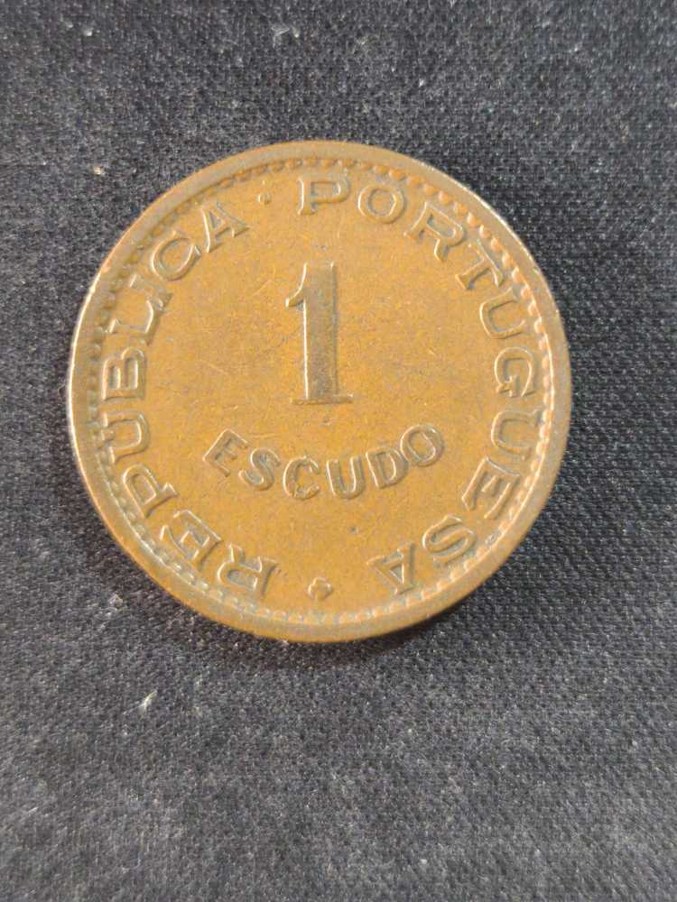 1 Escudo  coin collectible - Main Image 2