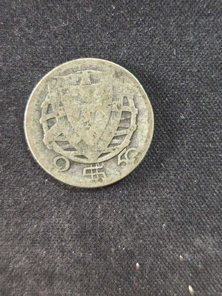 2,50 Escudos  coin collectible - Main Image 2