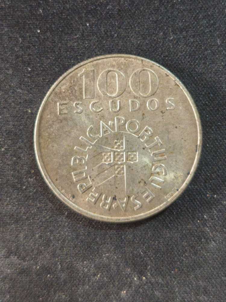 100 Escudos  coin collectible - Main Image 2