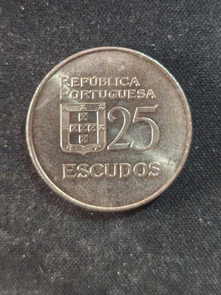 25 Escudos  coin collectible - Main Image 2