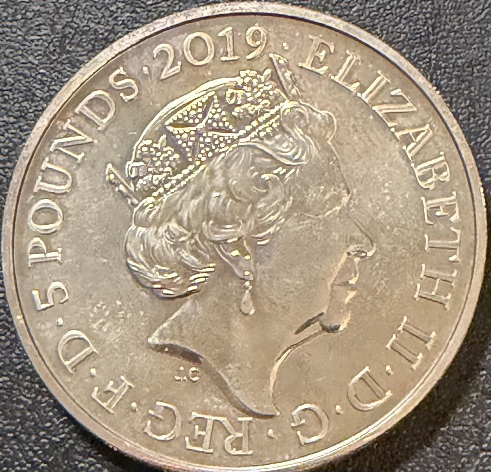 2019 Victoria 200th Anniversary £5  coin collectible - Main Image 2