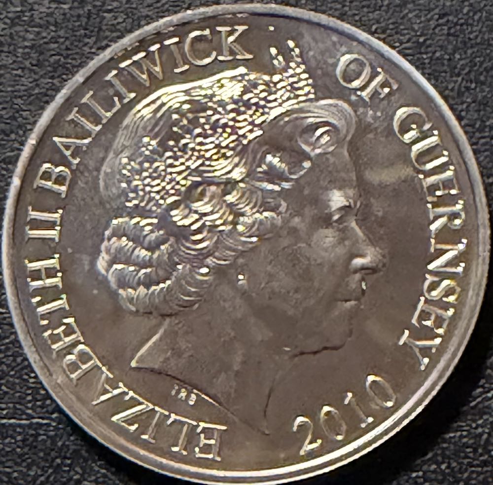 2010 Battle Of Britain £5  coin collectible - Main Image 2