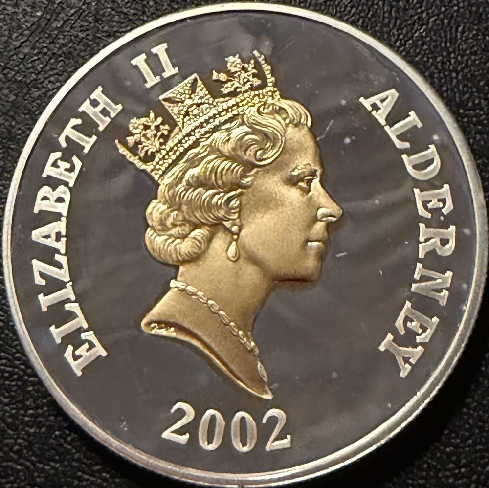 2002 Golden Jubilee £5  coin collectible - Main Image 2