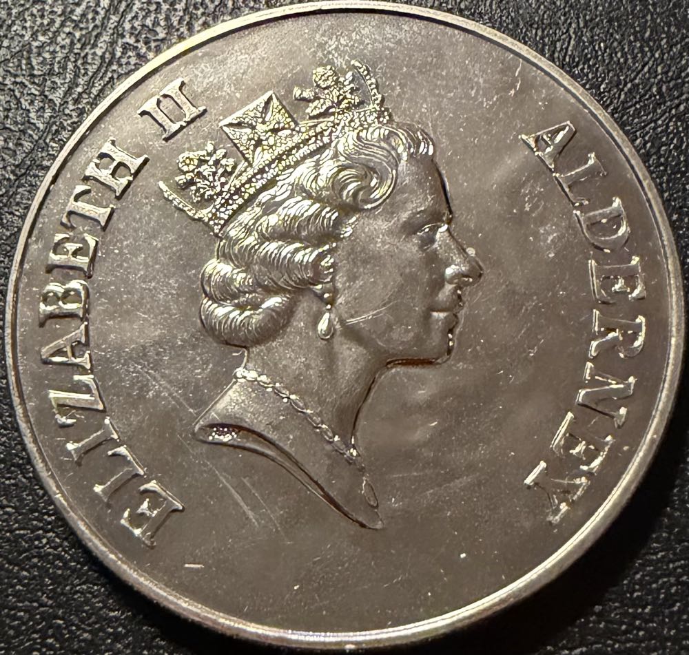 1999 Total Eclipse Of The Sun £5  coin collectible - Main Image 2