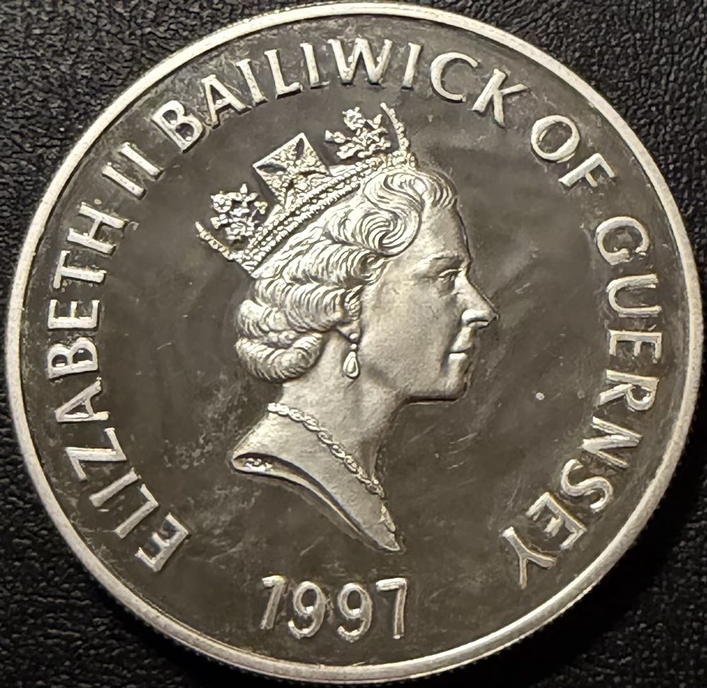 1997 Elizabeth And Philip £5  coin collectible - Main Image 2