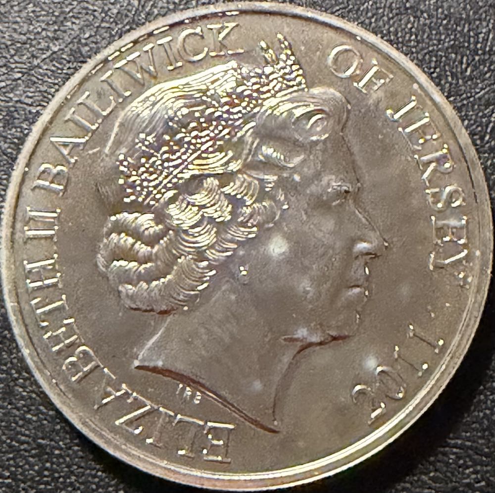 2011 Lest We Forget 90 £5  coin collectible - Main Image 2