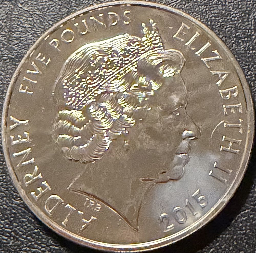 2015 For The Fallen Rememberance £5  coin collectible - Main Image 2