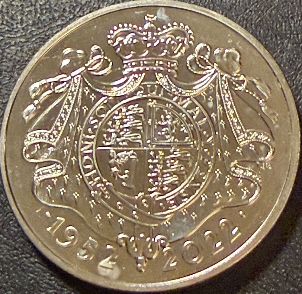 2022 Elizabeth II Platinum Jubilee £5  coin collectible - Main Image 2