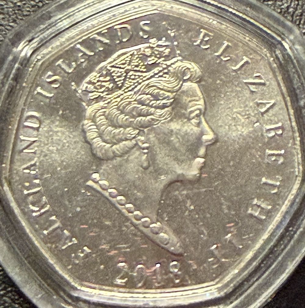 2018 Rockhopper Penguin 50p  coin collectible - Main Image 2