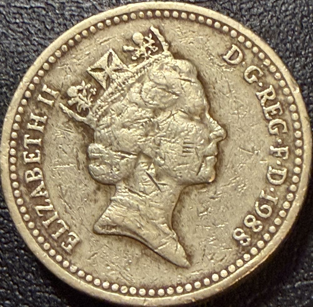 1988 Crowned Royal Shield £1  coin collectible - Main Image 2