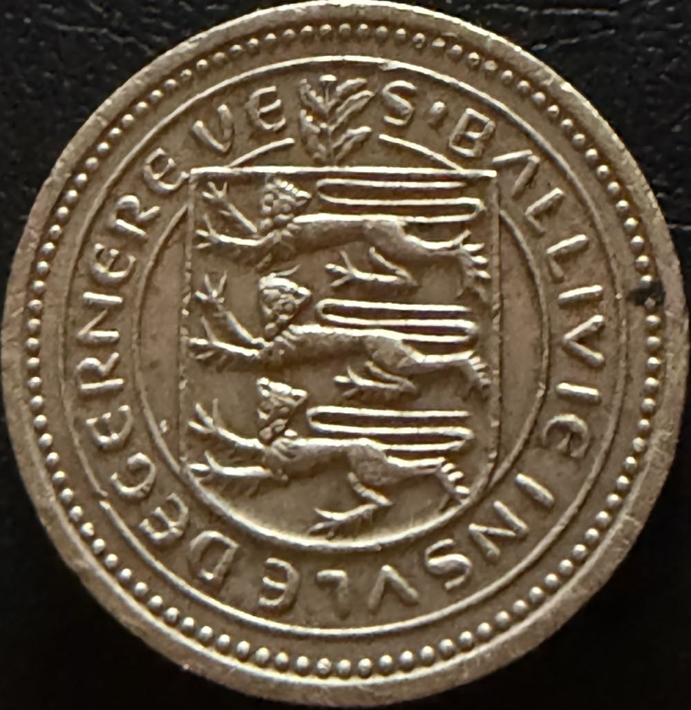 1983 HMS Cresent Warship £1  coin collectible - Main Image 2